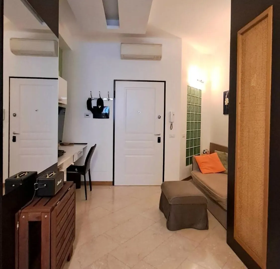 Modern And Cozy Apt In Darsena Area Milano