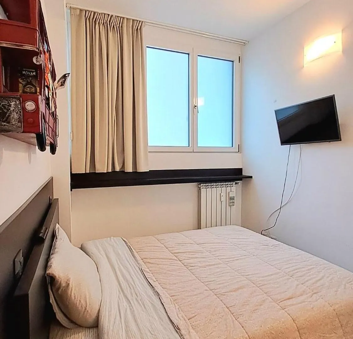 Lejlighed Modern And Cozy Apt In Darsena Area Milano Italien